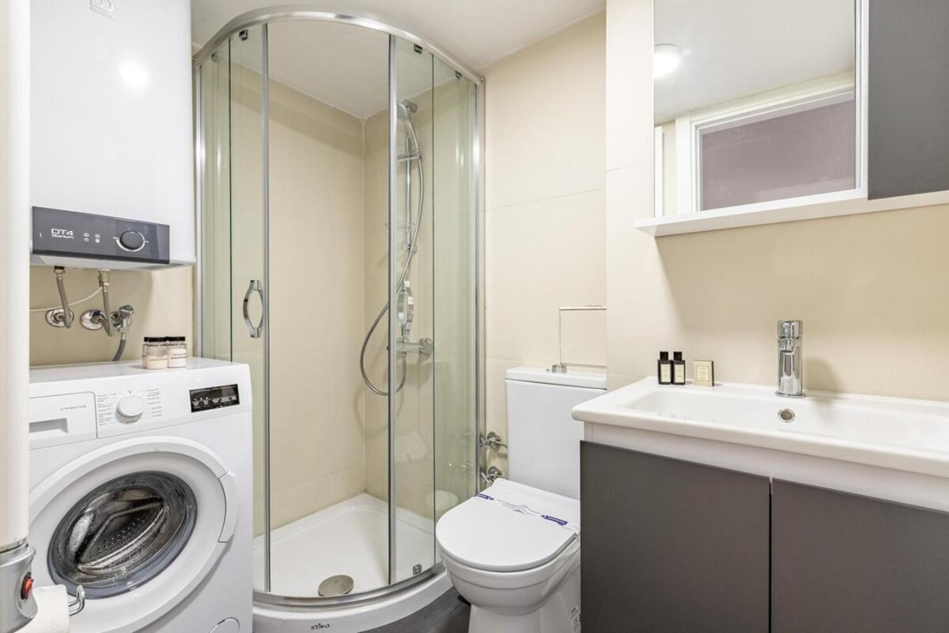 Brand New Modern Prime 2bd1bath Cozy Home! #244 Appartement *