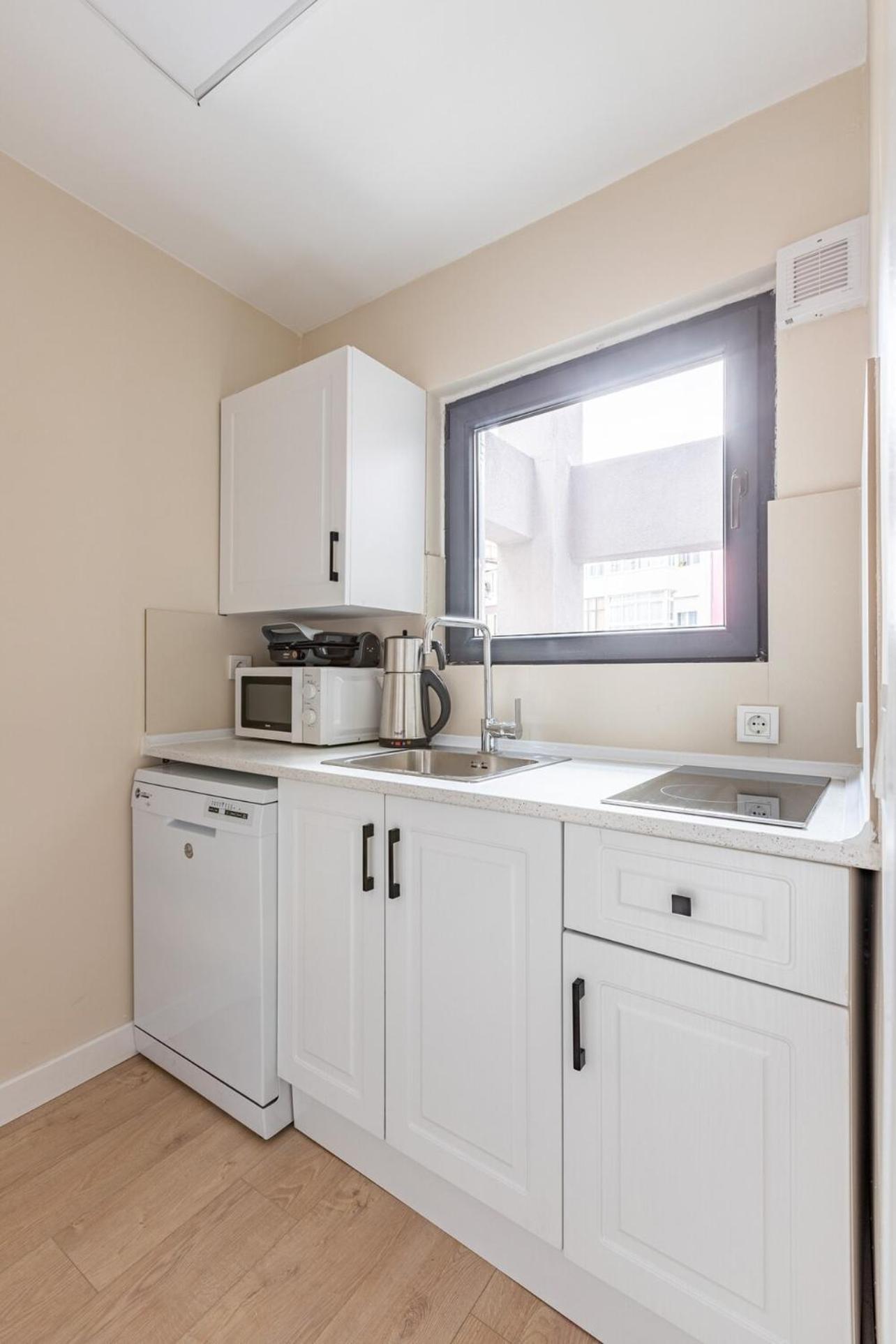 Brand New Modern Prime 2bd1bath Cozy Home! #244